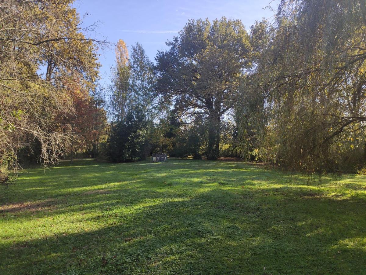 Holiday home Ravissante Avec Parking Prive Ambares-et-Lagrave